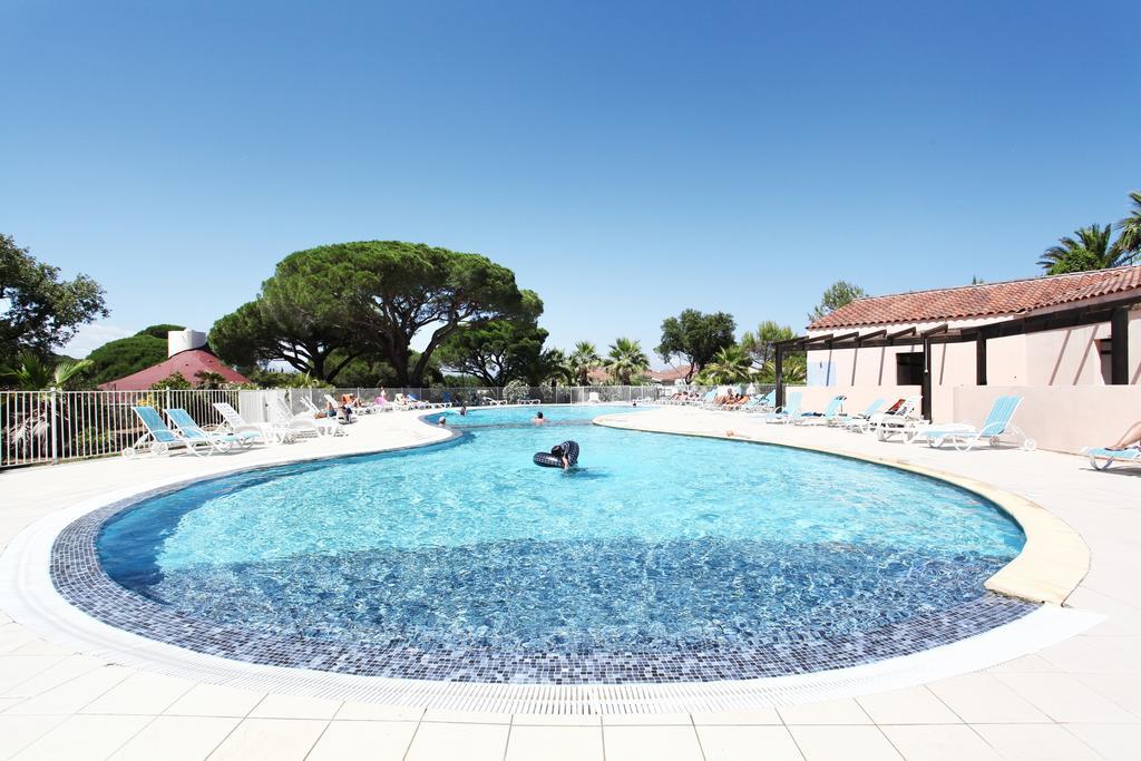 Residence Odalys Domaine Des Eucalyptus Saint Aygulf Exteriör bild